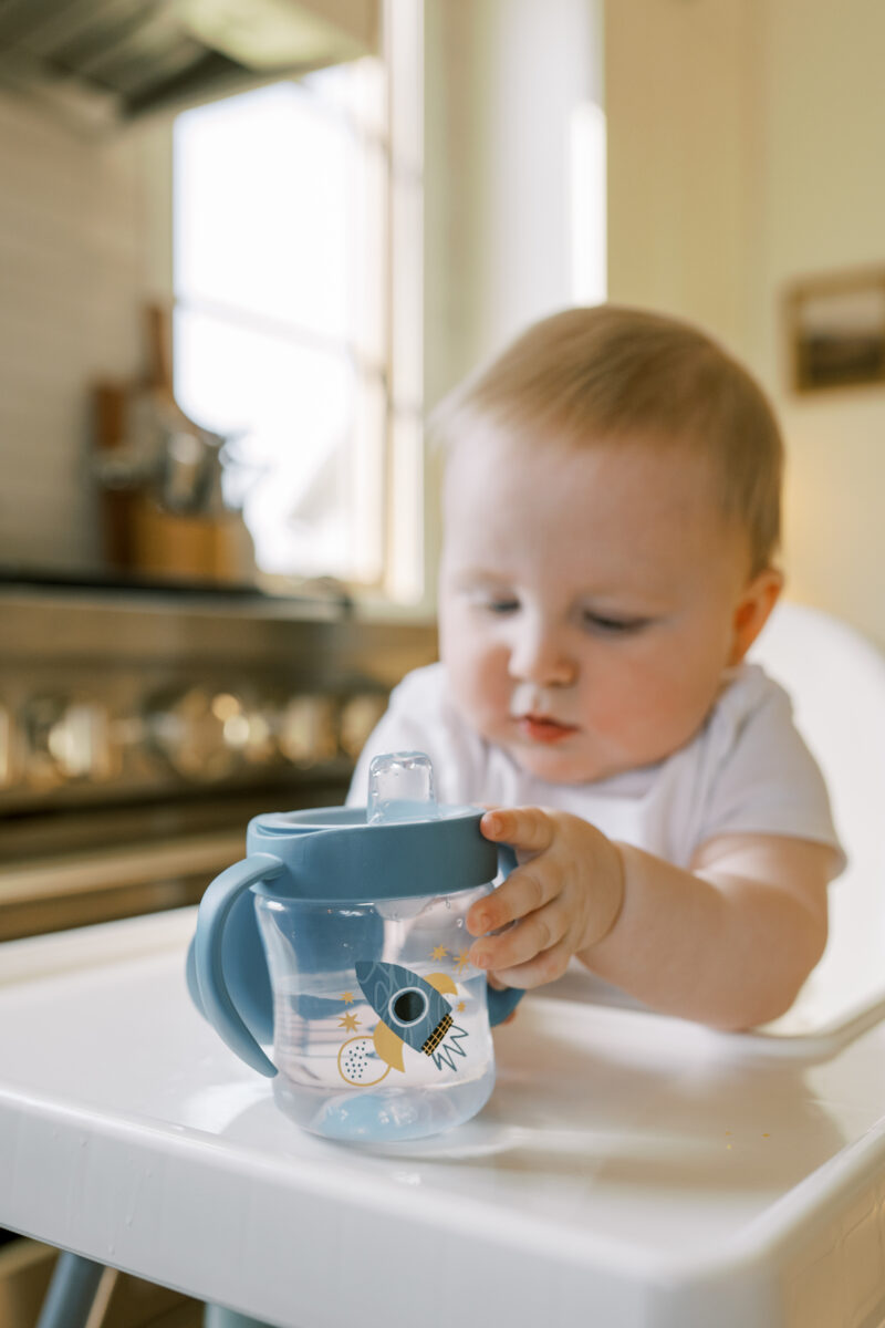 Vaso de Transición Antiderrame con boquilla Suave 6 oz/180ml color azul - Imagen 3
