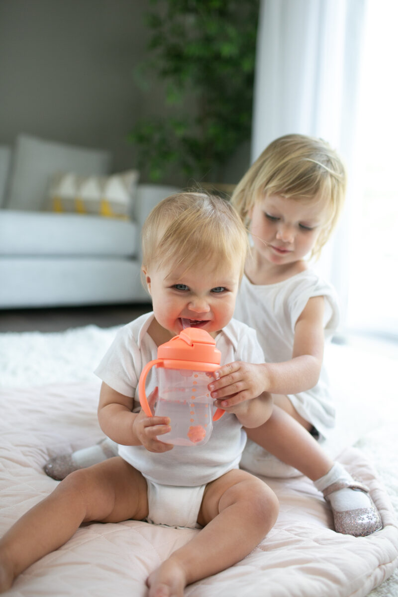 Vaso con cañita y asas de 9oz, Coral - Imagen 3